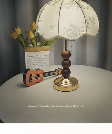Traditional Floral Scalloped Shade Table Lamp with Pull Chain